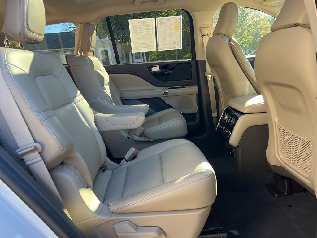 Used 2022 Lincoln Aviator AWD w/ Premium Package image 26