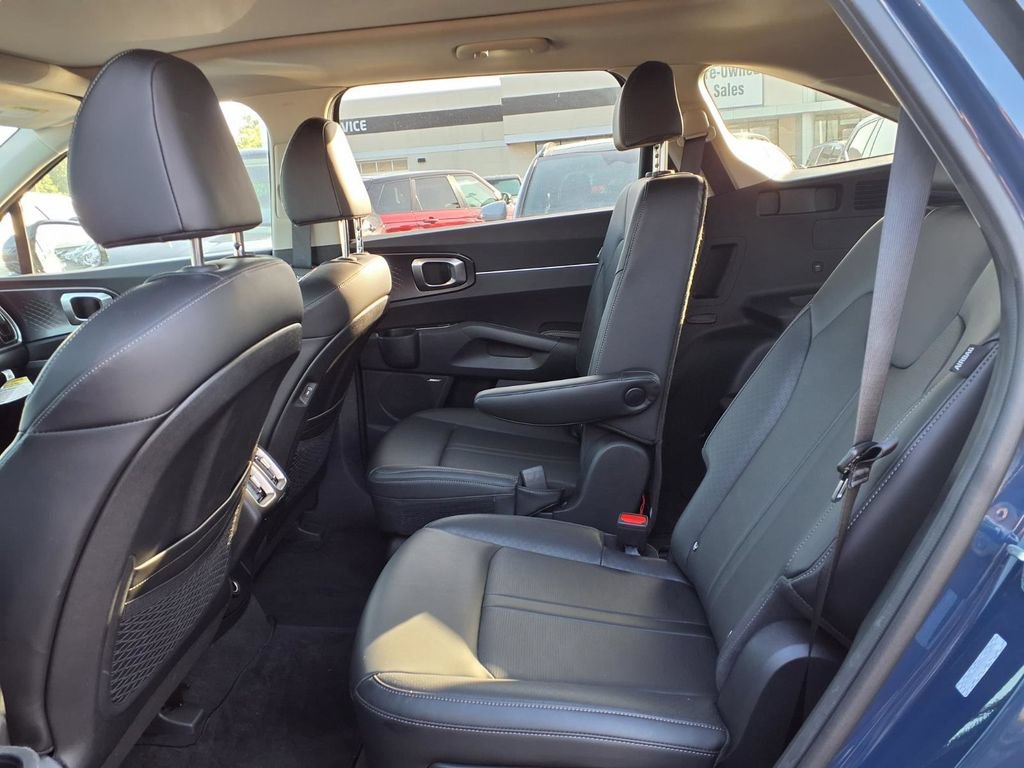 Certified 2026 Kia Sorento EX w/ EX Premium Package FWD image 17