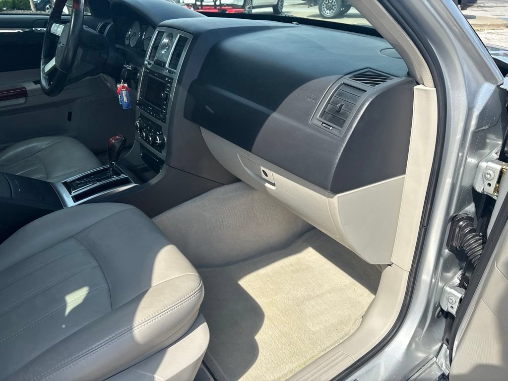 Used 2005 Chrysler 300 C w/ Sound Group II RWD image 47