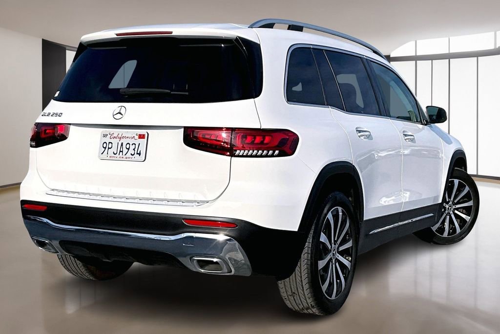 Used 2023 Mercedes-Benz GLB 250 w/ Premium Package image 6