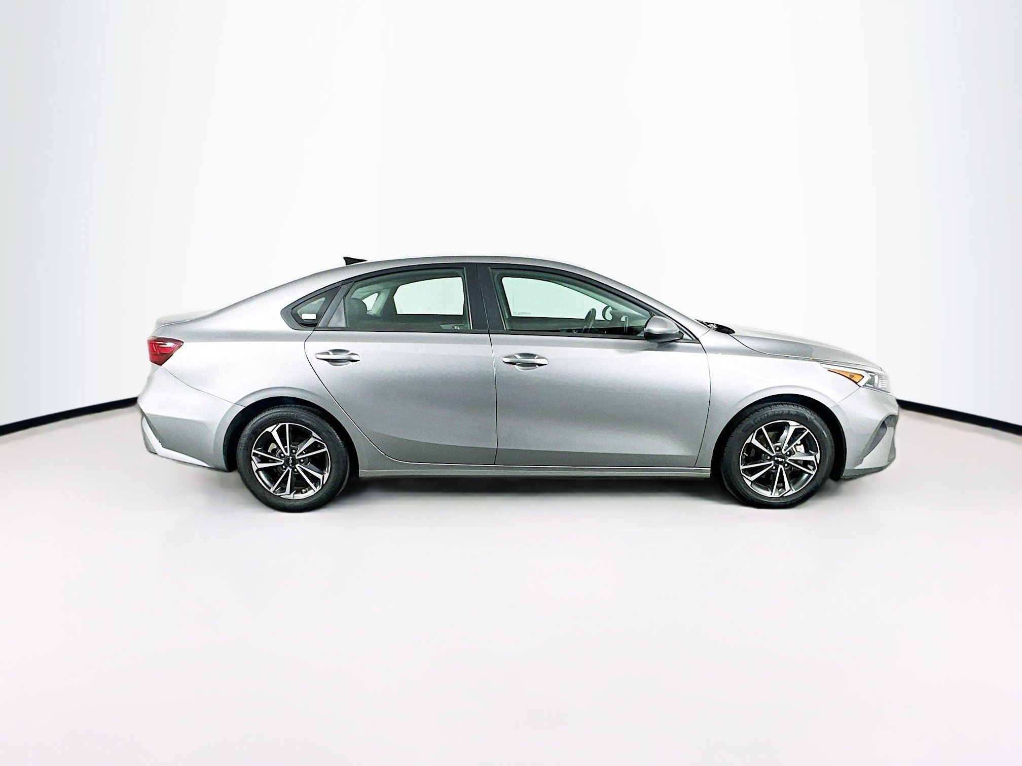 Used 2023 Kia Forte LXS image 10