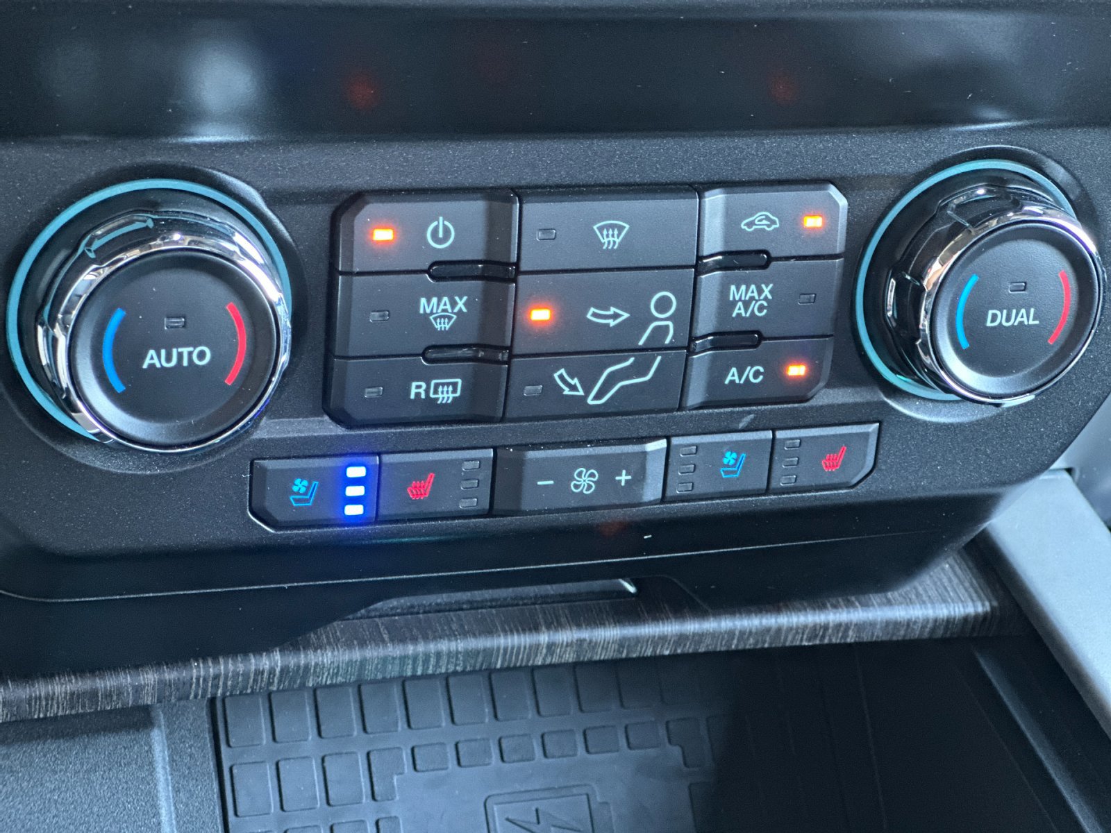 Certified 2020 Ford F350 Lariat w/ Lariat Ultimate Package image 21