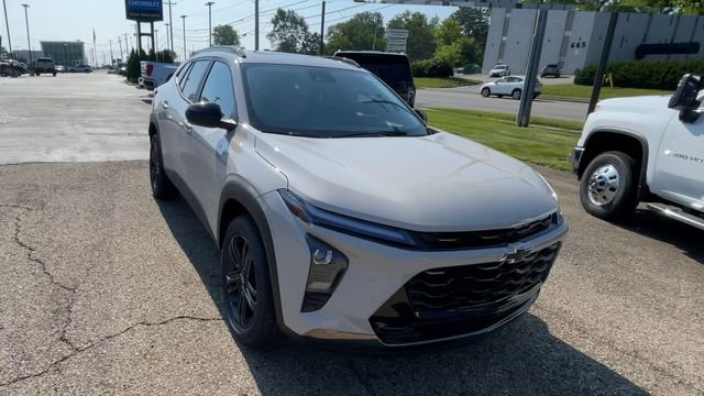 New 2026 Chevrolet Trax ACTIV w/ Sunroof Package FWD image 4