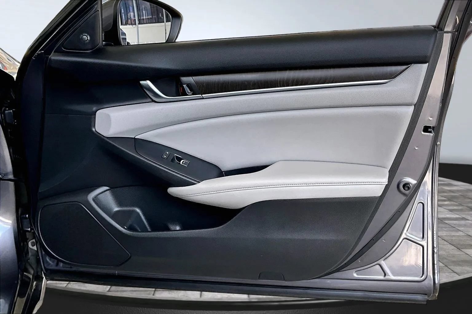 Used 2019 Honda Accord EX-L image 25