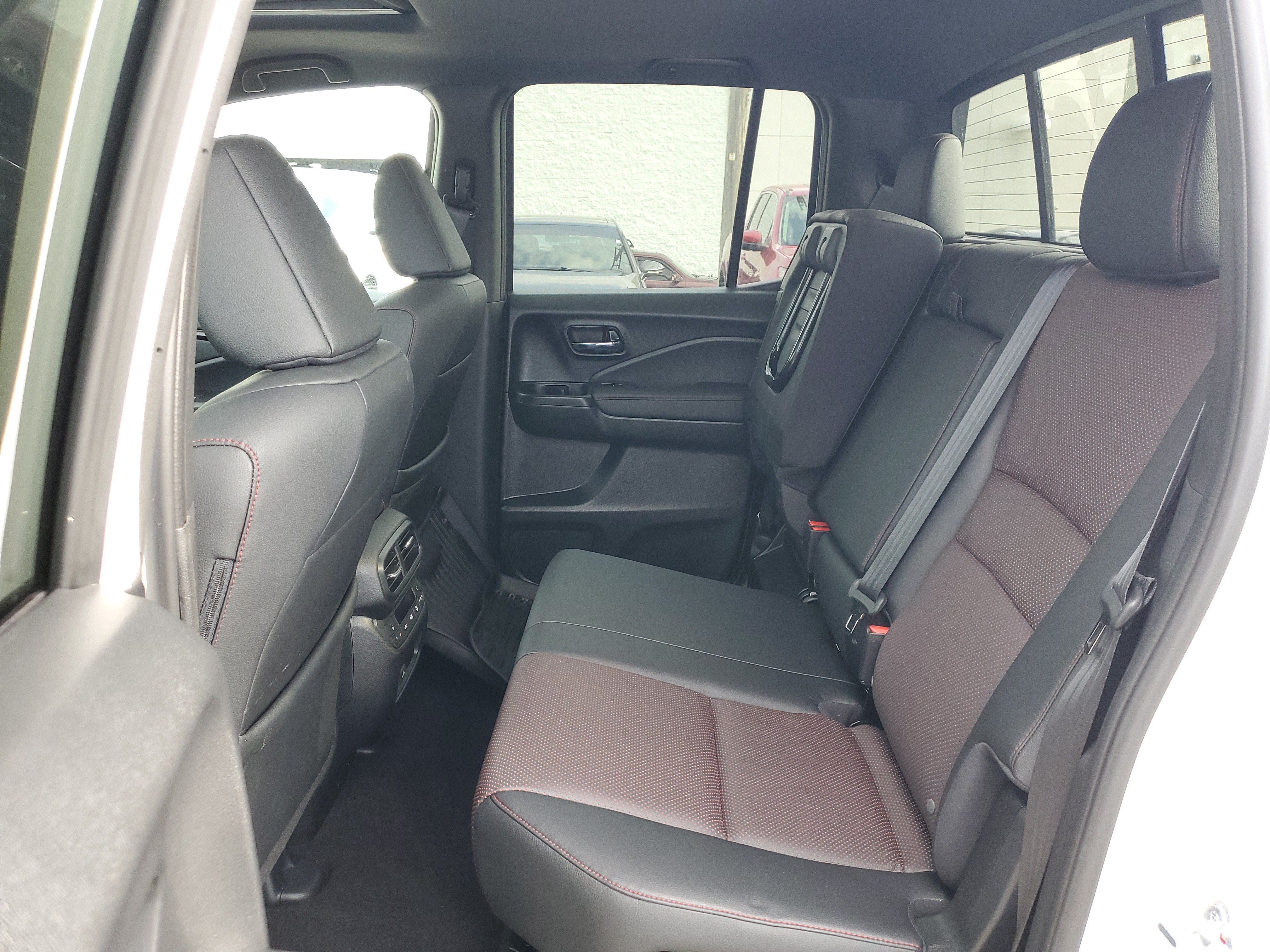 Certified 2024 Honda Ridgeline Black Edition image 15