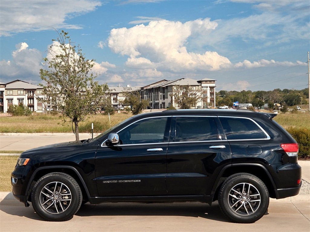 Used 2017 Jeep Grand Cherokee Limited image 4
