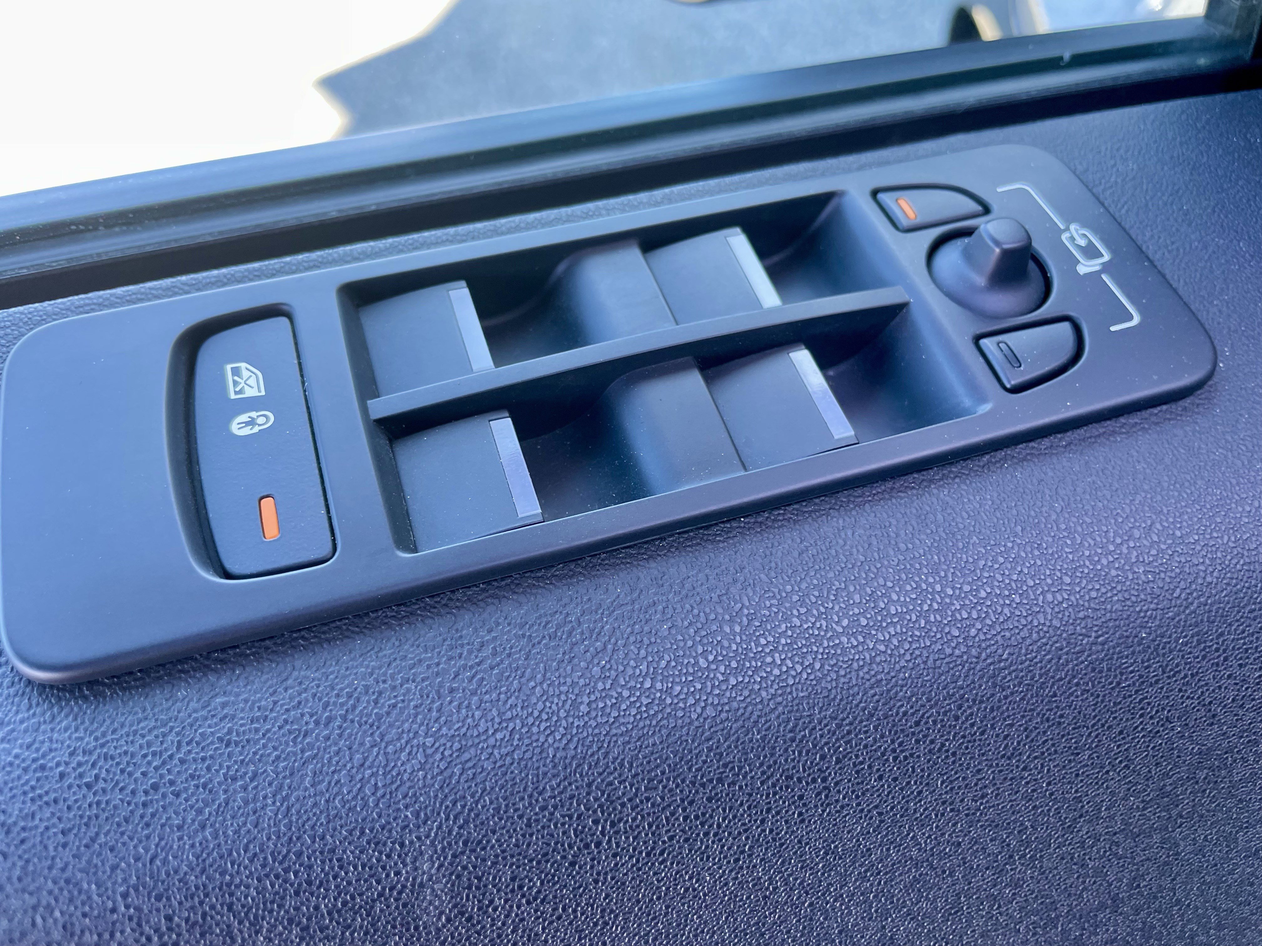 Certified 2024 Land Rover Discovery Sport Dynamic SE image 11