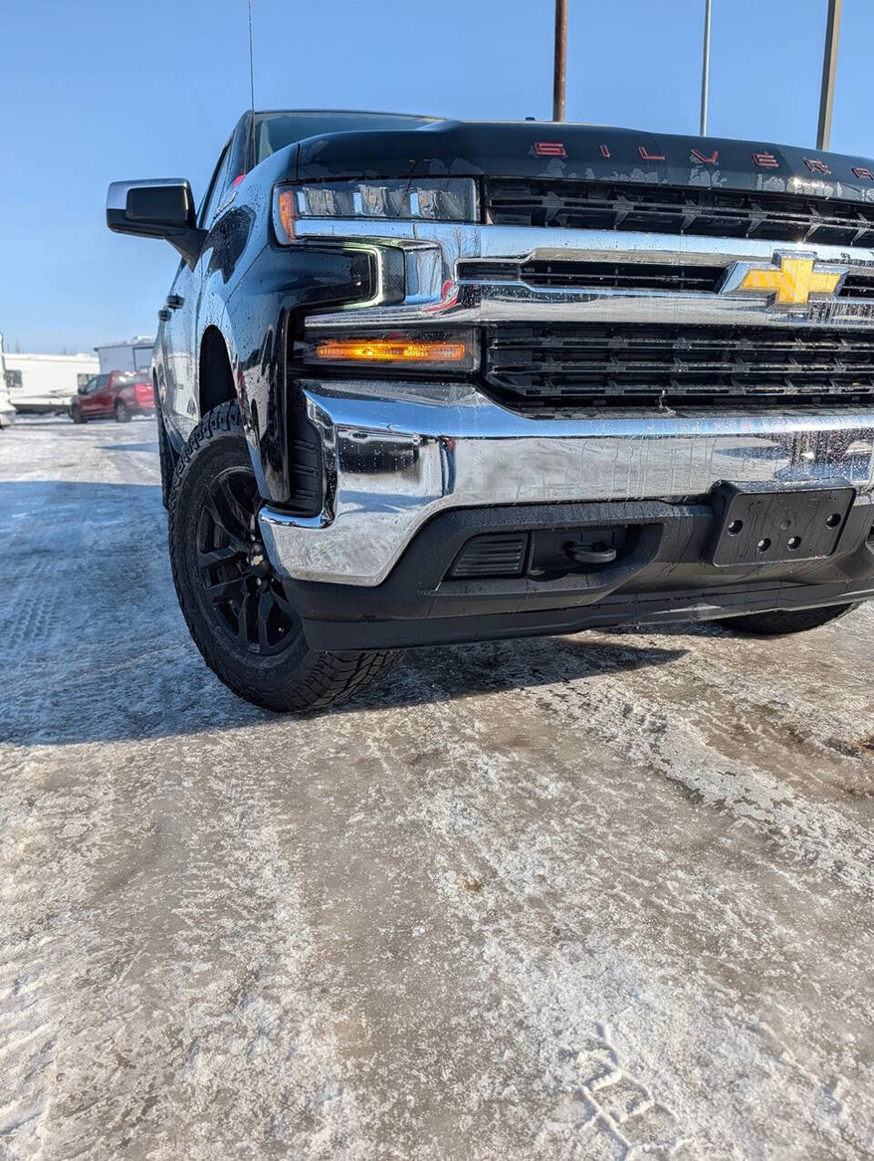 Used 2020 Chevrolet Silverado 1500 LT AWD/4WD image 2