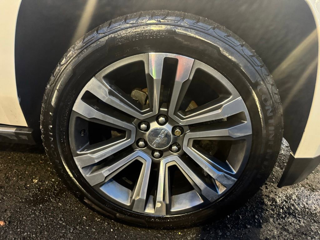 Used 2019 GMC Yukon Denali w/ Denali Ultimate Package image 22