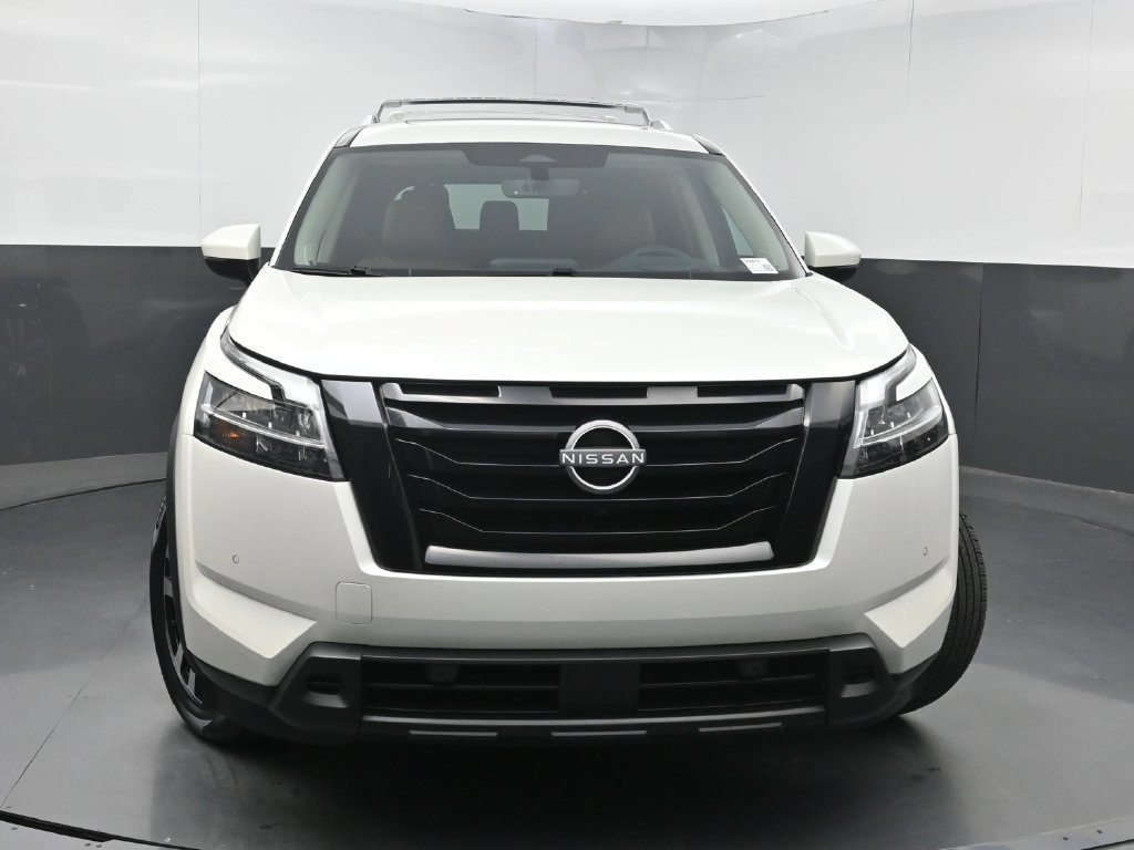 Used 2024 Nissan Pathfinder Platinum FWD image 44