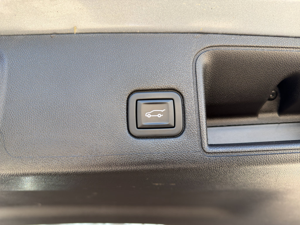 Used 2023 GMC Terrain Denali w/ Denali Premium Package image 29