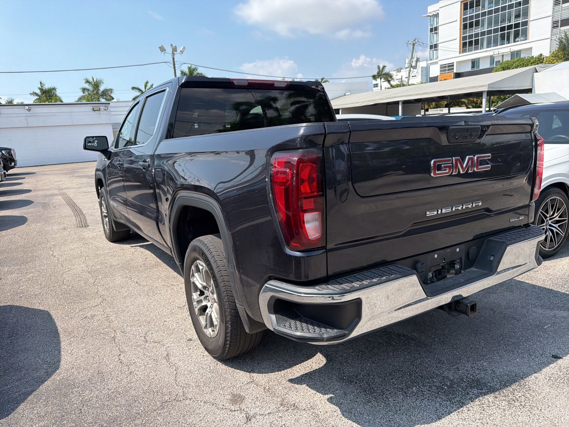 Used 2023 GMC Sierra 1500 SLE RWD image 10