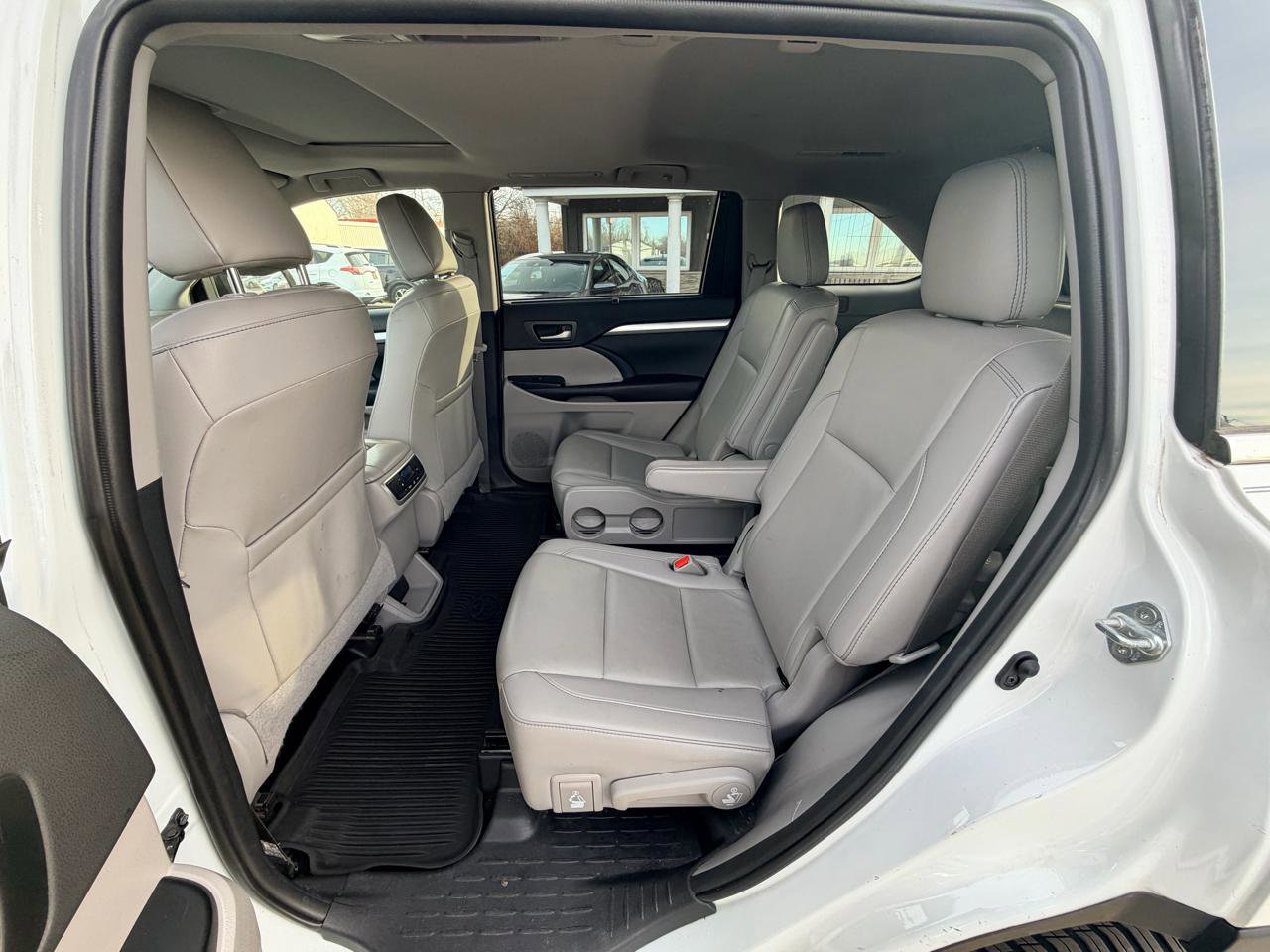Used 2019 Toyota Highlander XLE w/ Protection Package #3 image 16