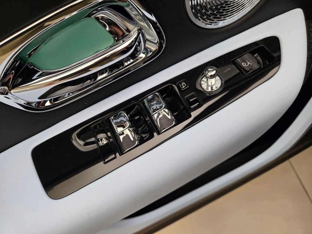 New 2026 Rolls-Royce Cullinan Black Badge image 29