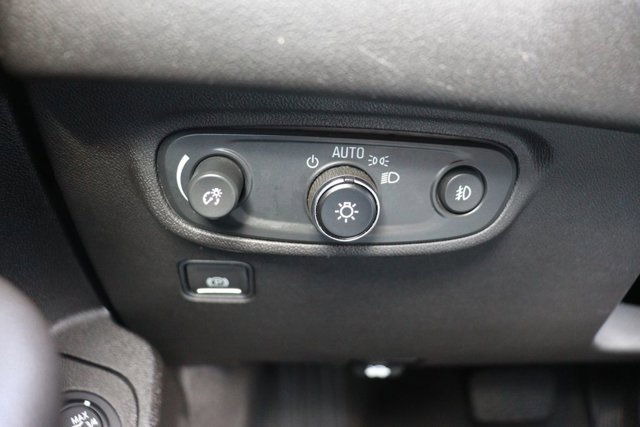 Used 2024 GMC Terrain SLT image 24