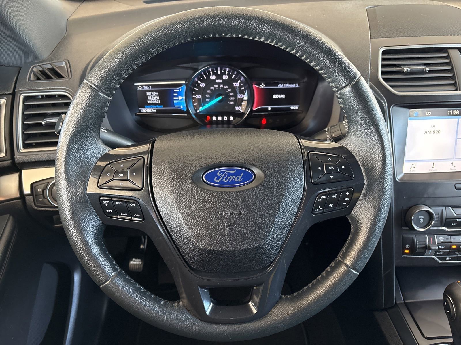 Used 2019 Ford Explorer XLT w/ Equipment Group 201A FWD image 38