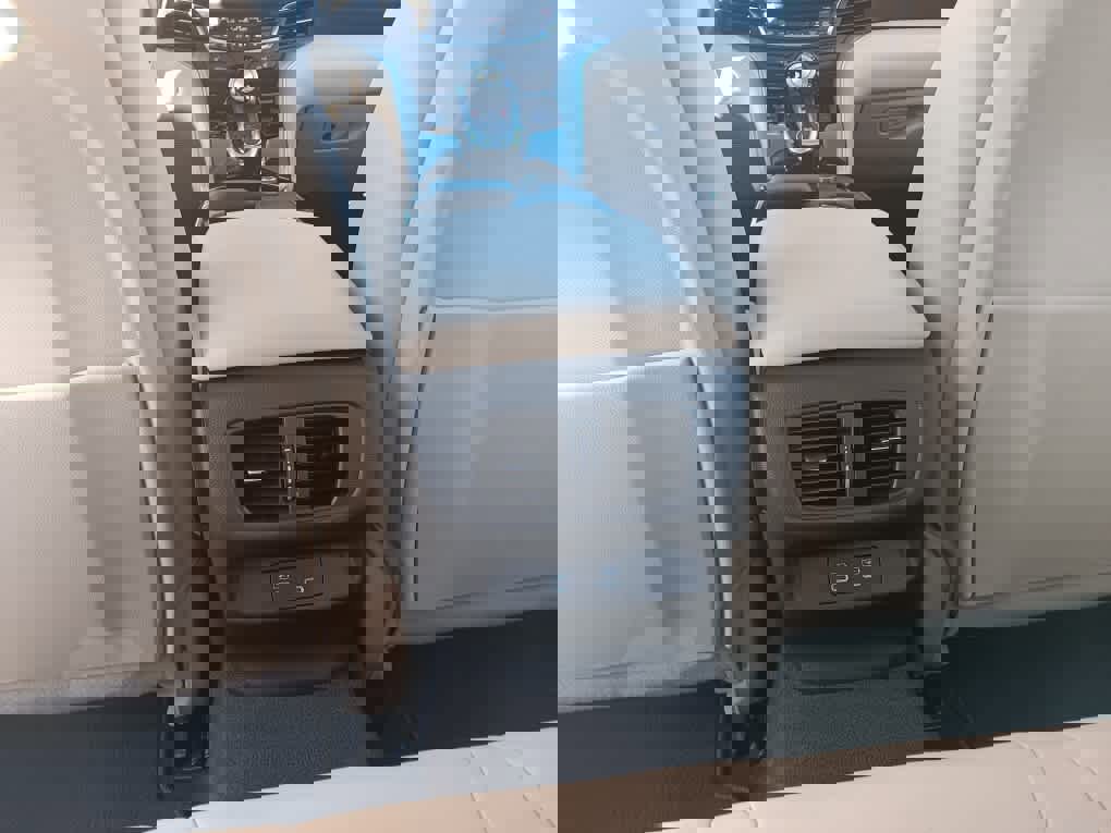 Used 2025 Acura TLX w/ Technology Package image 15