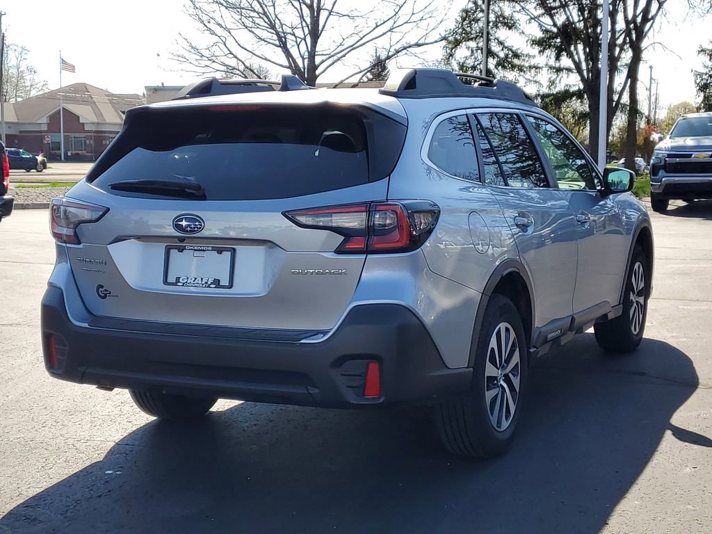 Used 2021 Subaru Outback Premium image 3