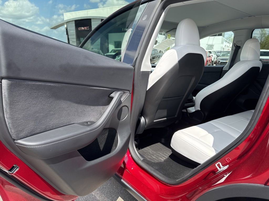 Used 2024 Tesla Model Y Long Range image 28