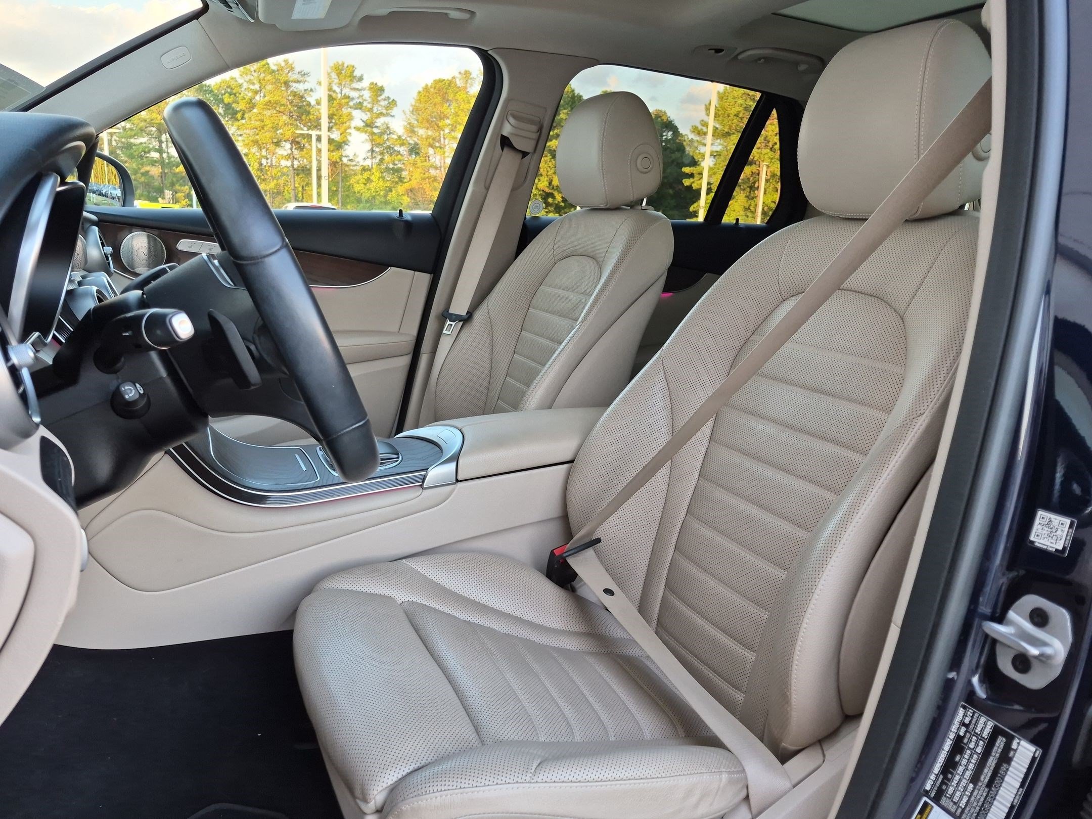 Used 2021 Mercedes-Benz GLC 300 4MATIC image 12