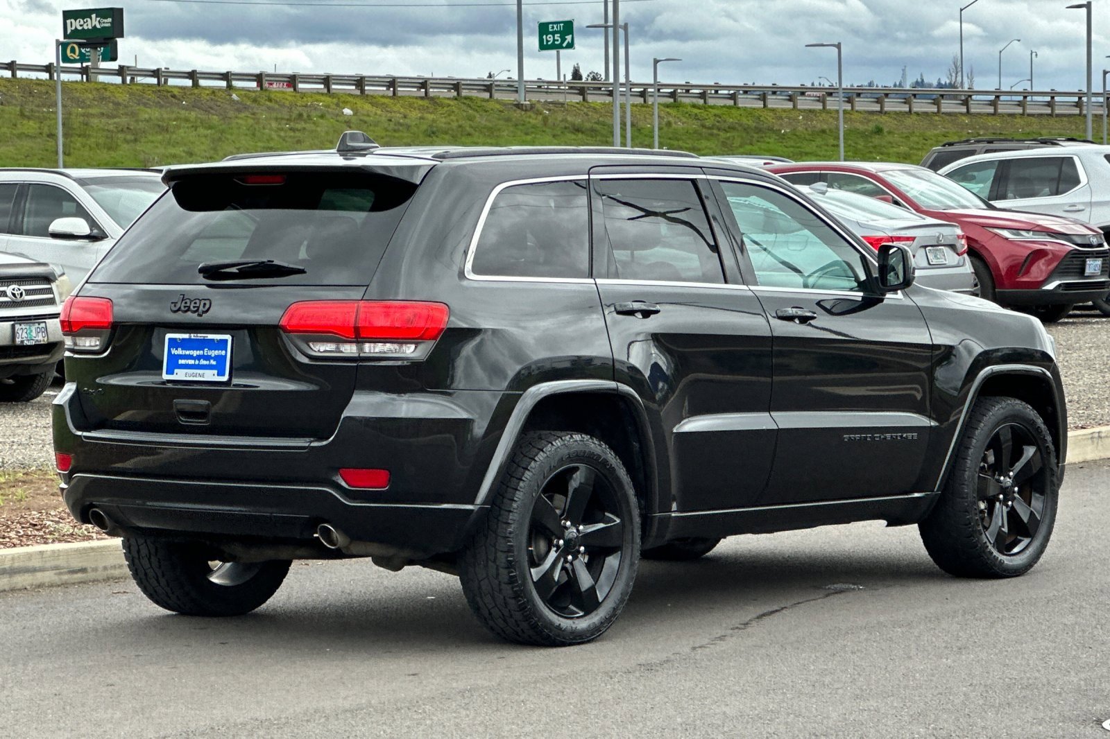 Used 2014 Jeep Grand Cherokee Altitude image 3