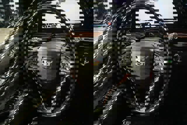 Used 2021 Cadillac Escalade Premium Luxury image 17