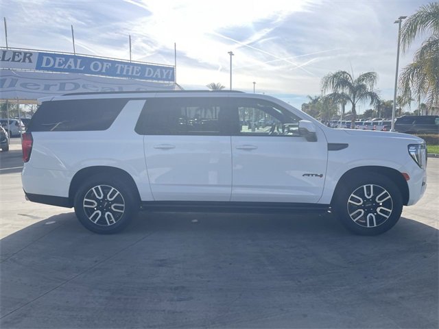 Used 2023 GMC Yukon XL AT4 w/ AT4 Premium Plus Package image 9