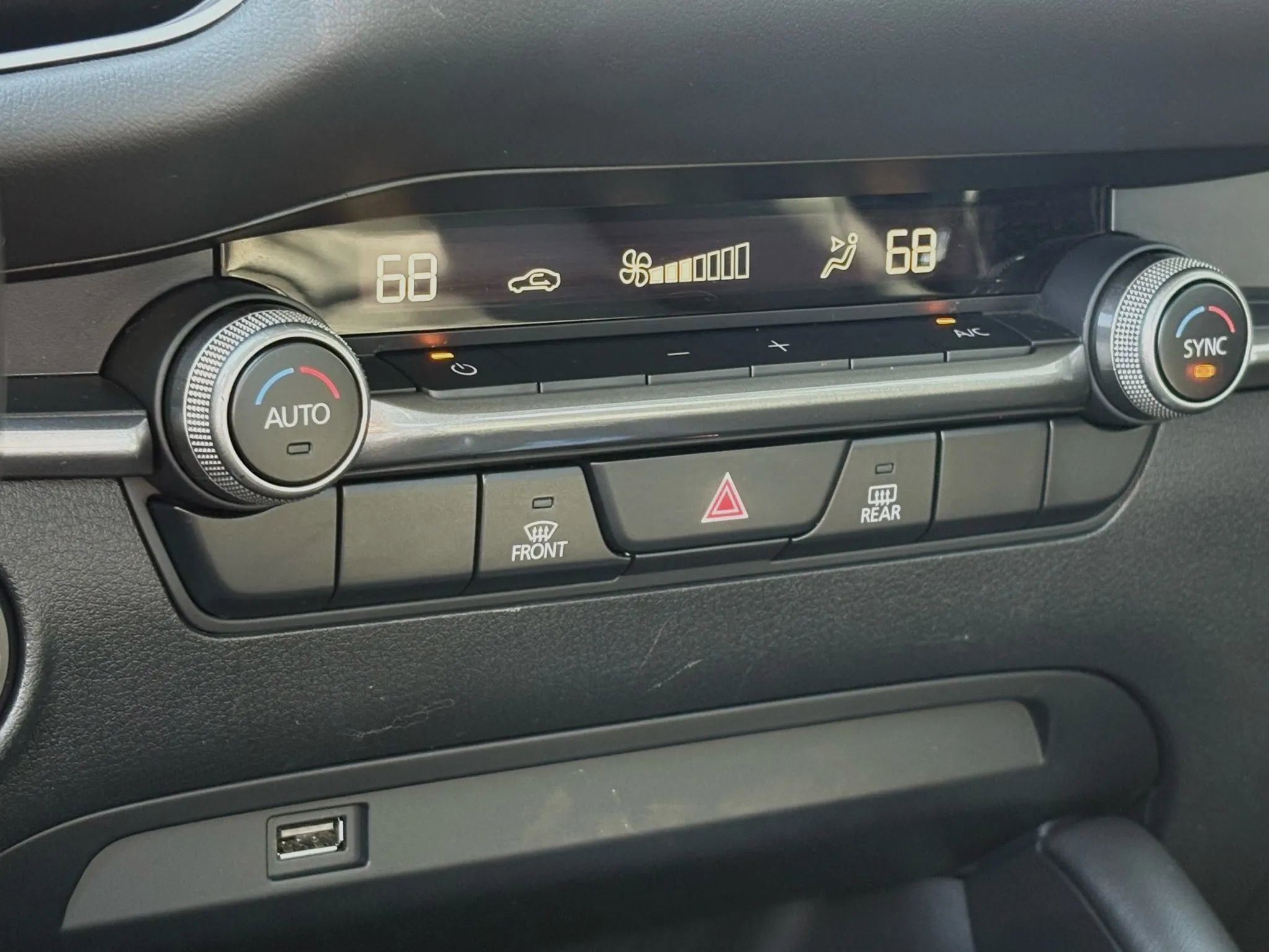 Used 2021 MAZDA MAZDA3 s image 21