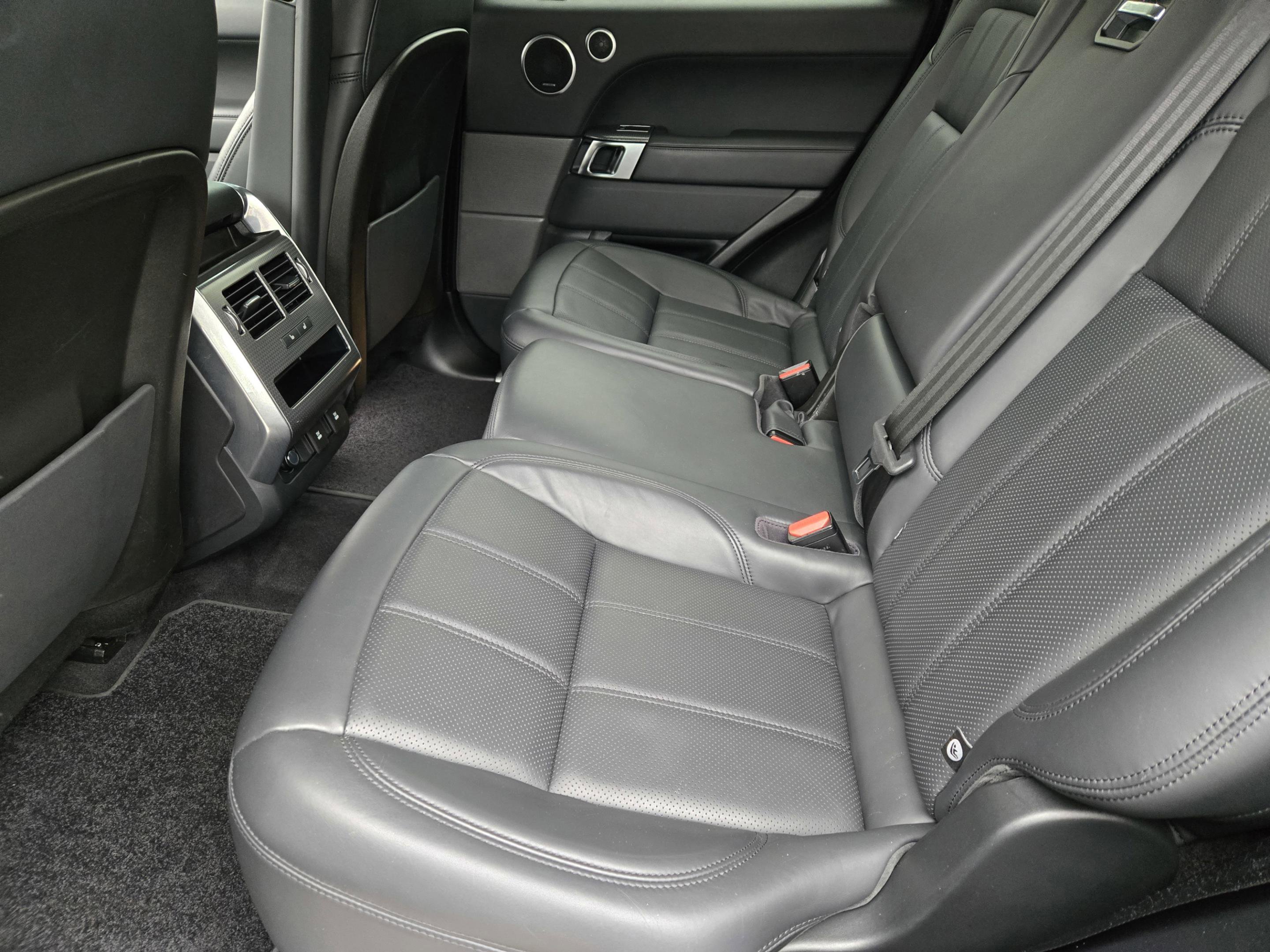 Used 2019 Land Rover Range Rover Sport Supercharged AWD/4WD image 30