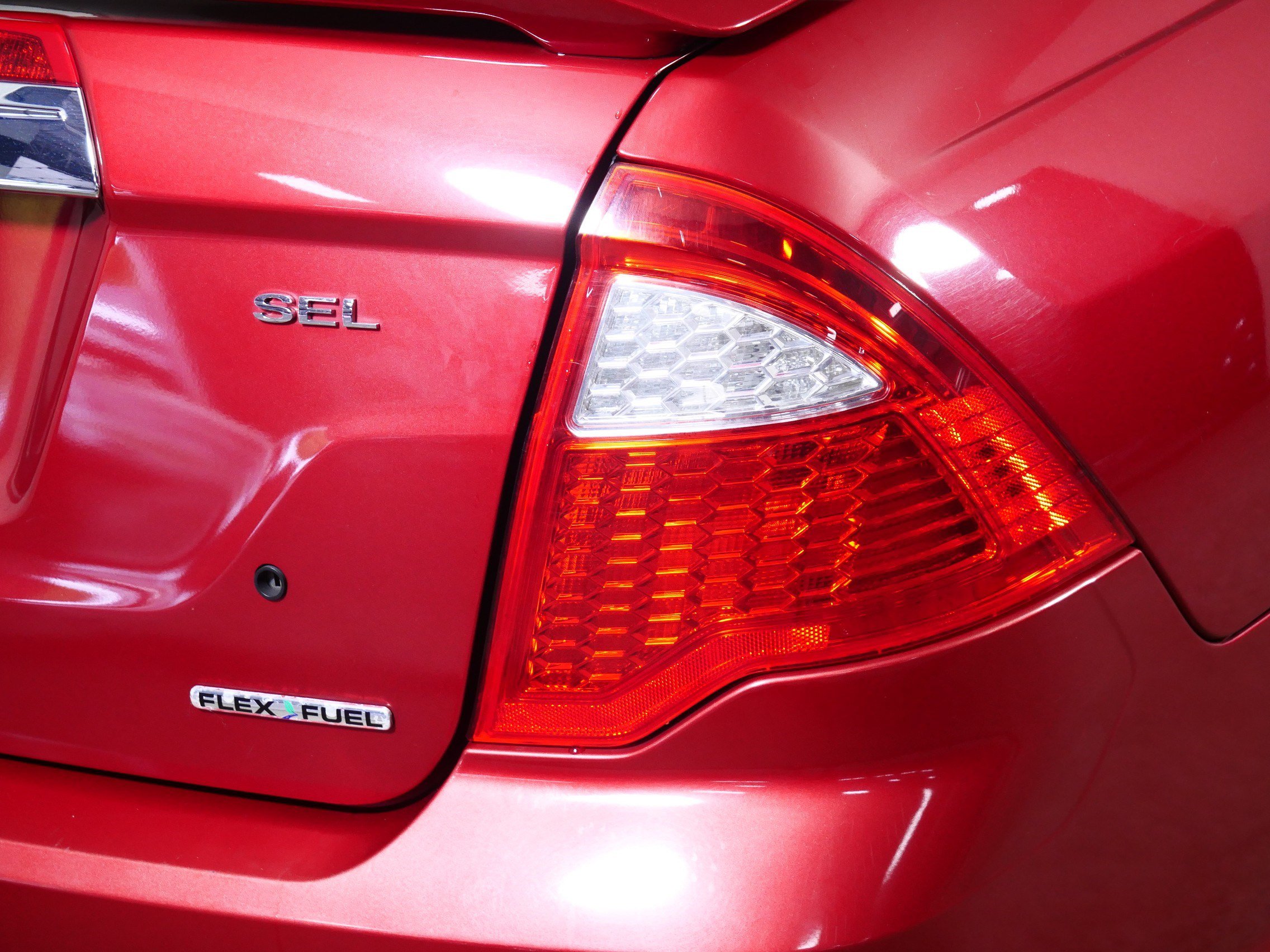 Used 2012 Ford Fusion SEL FWD image 17
