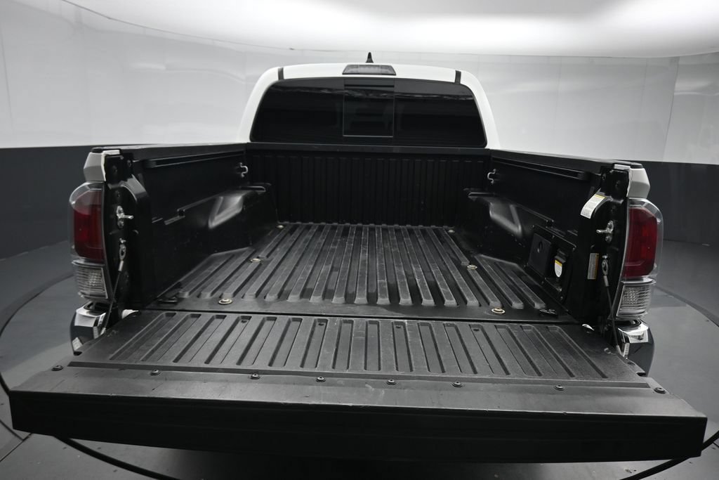 Used 2022 Toyota Tacoma TRD Off-Road RWD image 44