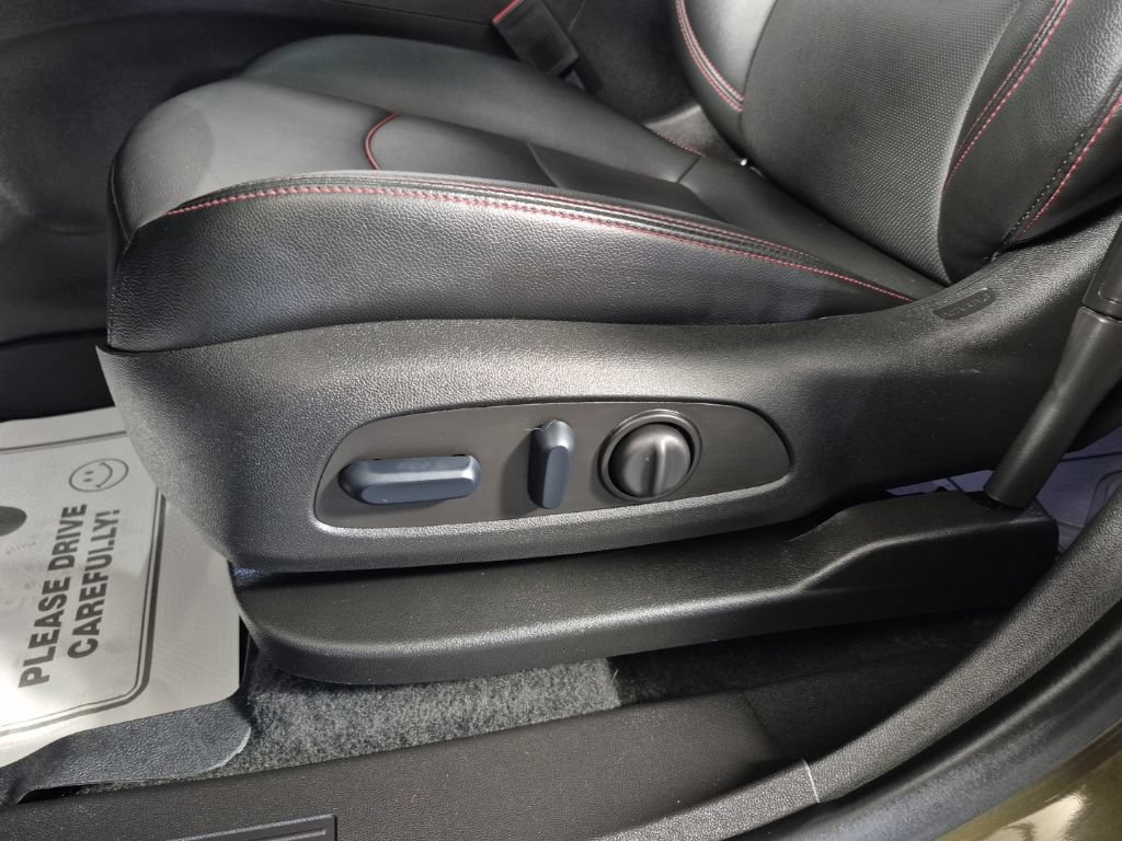 Certified 2024 Chevrolet Equinox RS w/ RS Leather Package FWD image 8