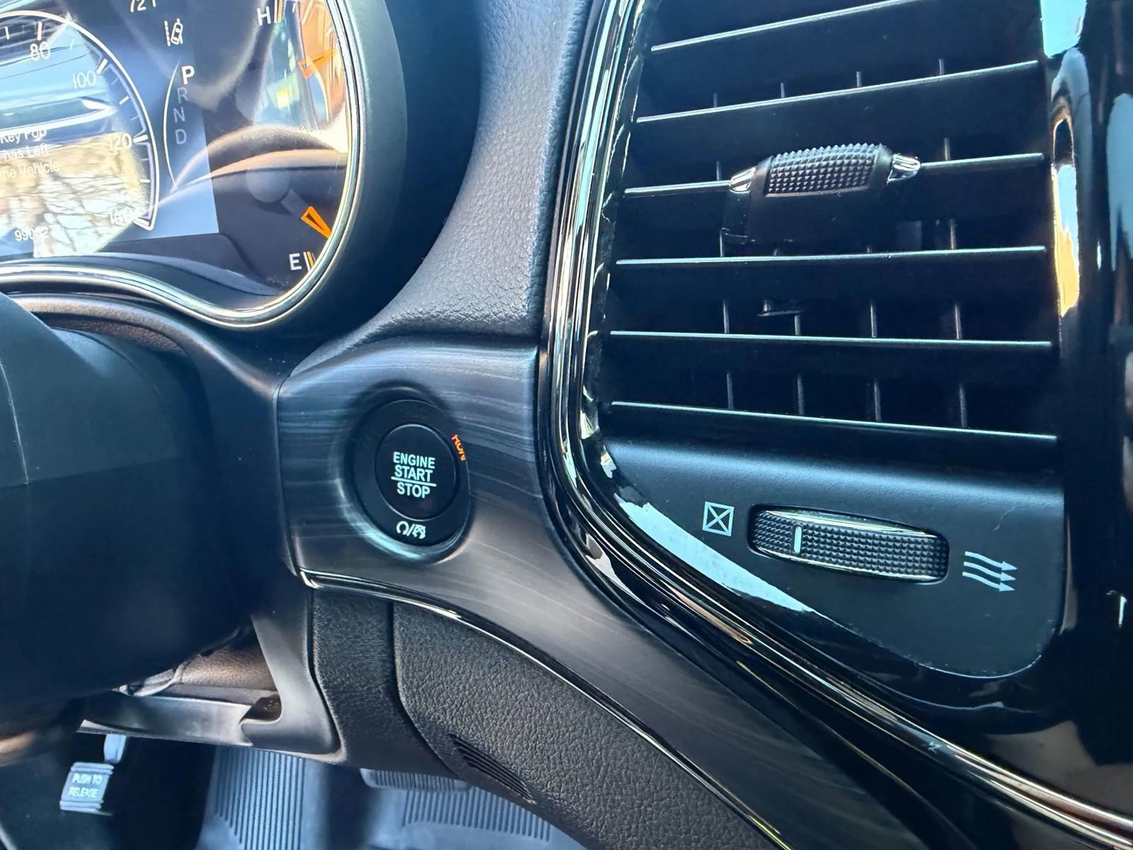 Used 2019 Jeep Grand Cherokee Limited X image 32