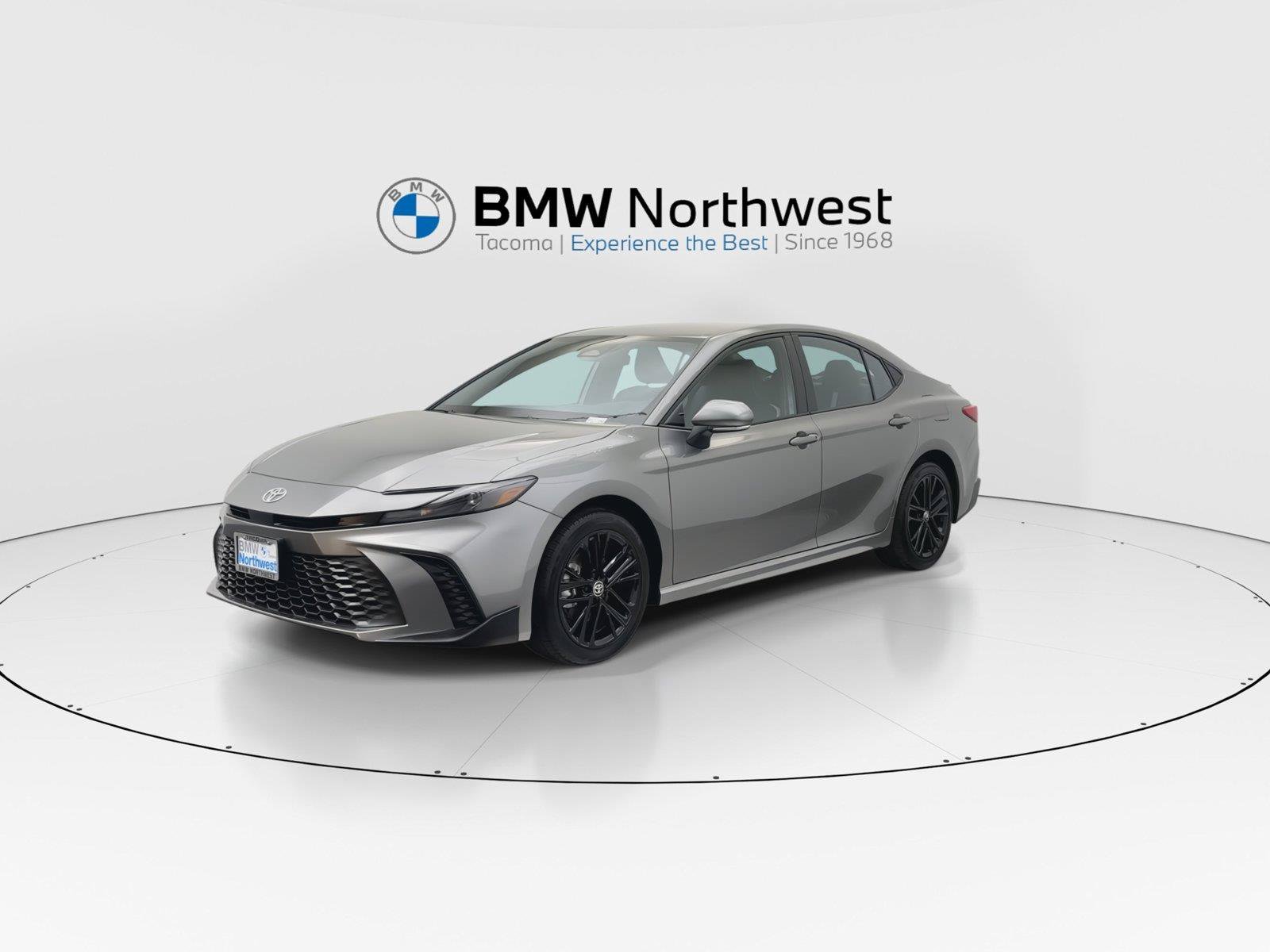 Used 2025 Toyota Camry SE AWD/4WD image 9