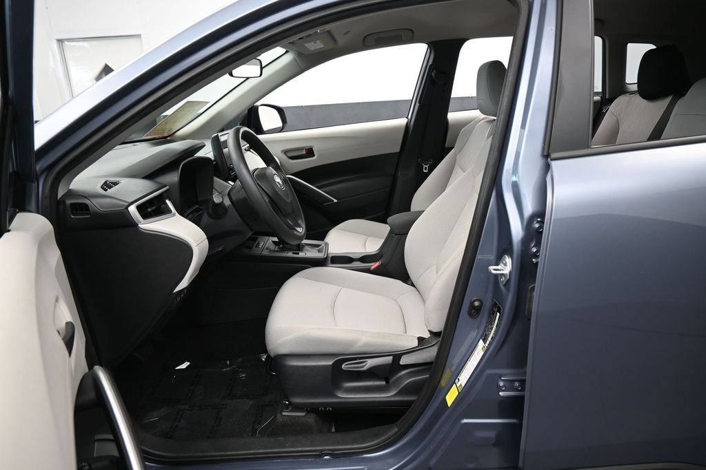 Used 2026 Toyota Corolla Cross L FWD image 11