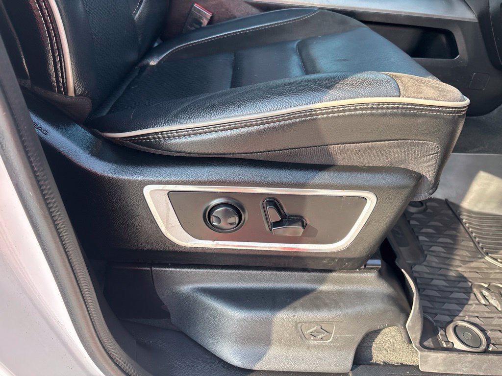 Used 2023 RAM 1500 Laramie AWD/4WD image 34