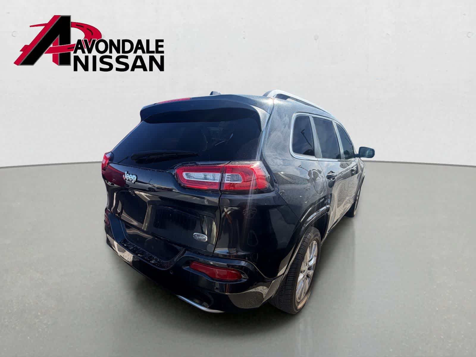 Used 2016 Jeep Cherokee Overland w/ Technology Group FWD image 3