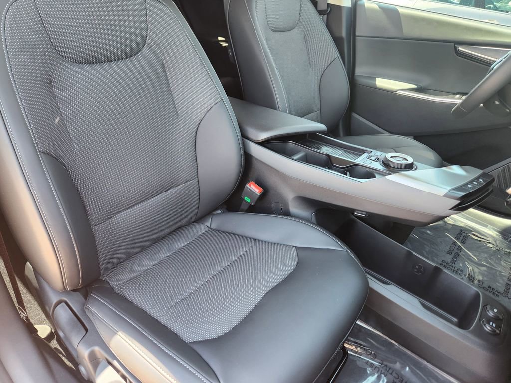 New 2025 Kia EV6 Light w/ Light LR Technology Package image 13