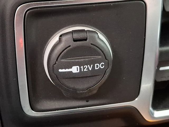 Used 2020 Jeep Wrangler Unlimited Sahara image 28