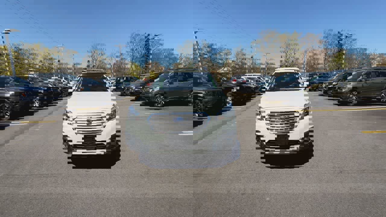 Used 2017 Subaru Outback 2.5i Limited AWD/4WD image 3