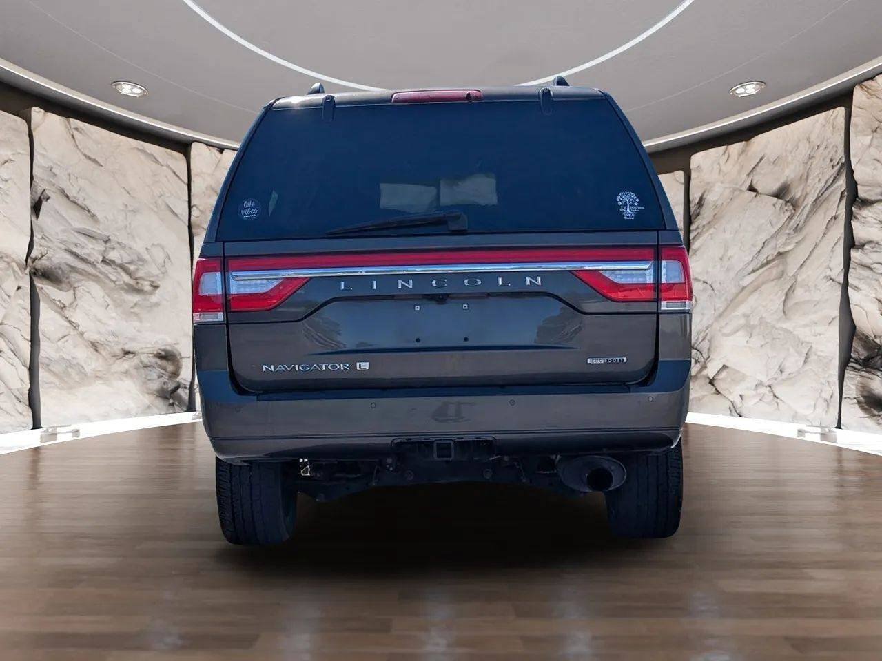 Used 2015 Lincoln Navigator L 2WD w/ Equipment Group 101A Reserve image 8