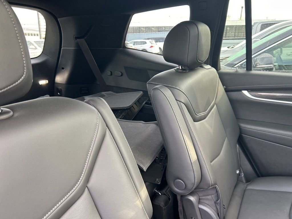 Used 2024 Cadillac XT6 Sport w/ LPO, ONYX Package AWD/4WD image 9