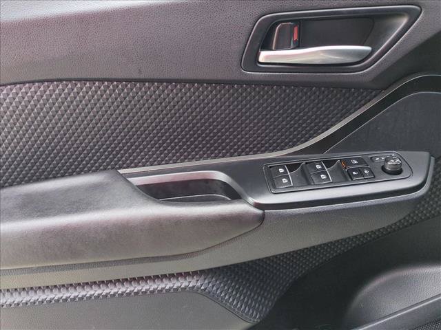 Used 2018 Toyota C-HR XLE FWD image 11