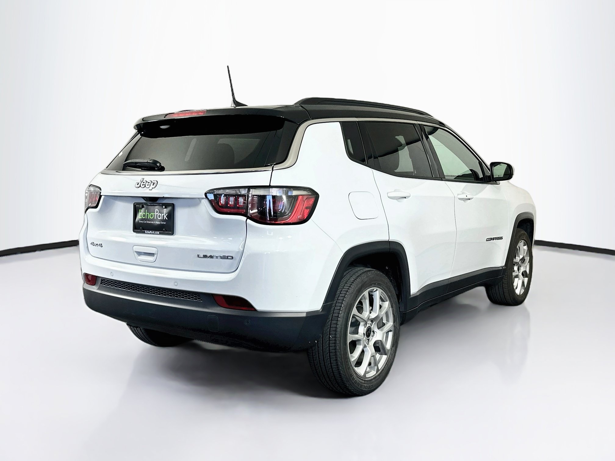 Used 2025 Jeep Compass Limited AWD/4WD image 9