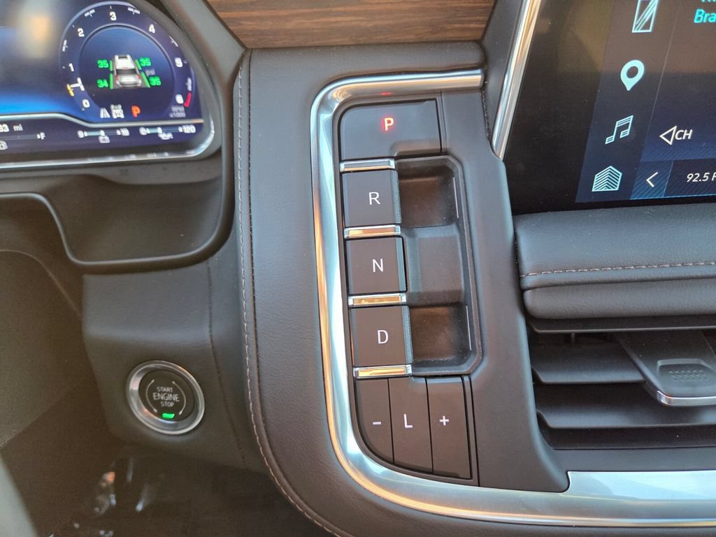Used 2023 Chevrolet Tahoe High Country AWD/4WD image 29