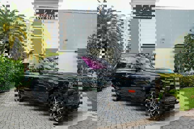 Used 2020 Rolls-Royce Cullinan Black Badge image 1