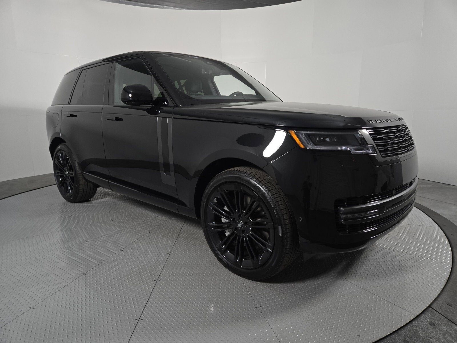 New 2025 Land Rover Range Rover SE image 15