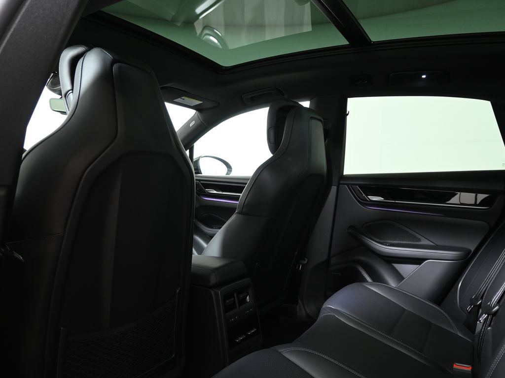 Used 2026 Porsche Macan 4 Electric AWD/4WD image 36