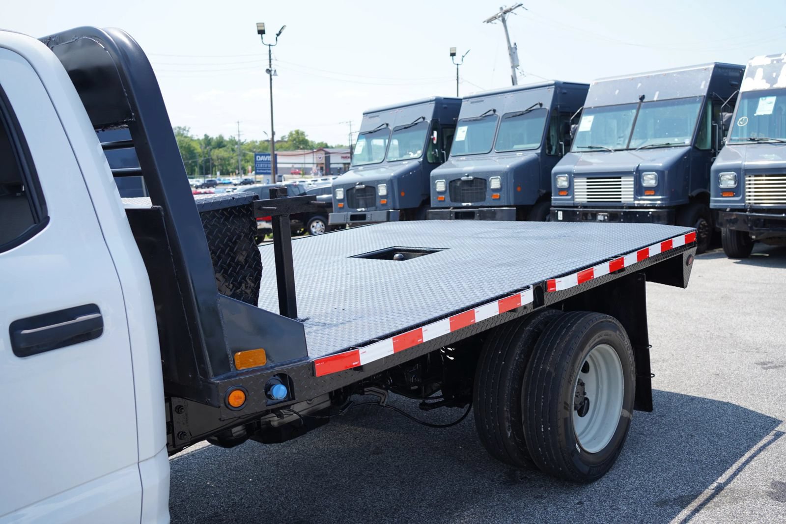 Used 2017 Ford F550 4x4 Crew Cab Super Duty image 11