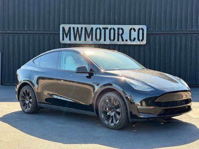Used 2022 Tesla Model Y Long Range AWD/4WD image 1